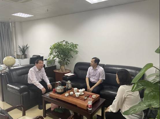 https://www.hxxy.edu.cn/__local/0/EB/FD/517A95CDDB341D17BAEBE8E94ED_6AE3C13E_B868.png